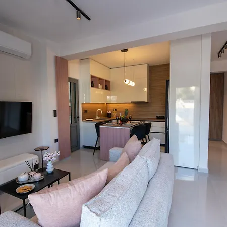 Lumera Urban - New 2br With Private Parking Near Old Town * Hanya