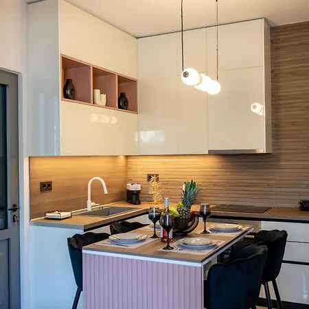 Lumera Urban - New 2br With Private Parking Near Old Town Tatil Evi Hanya